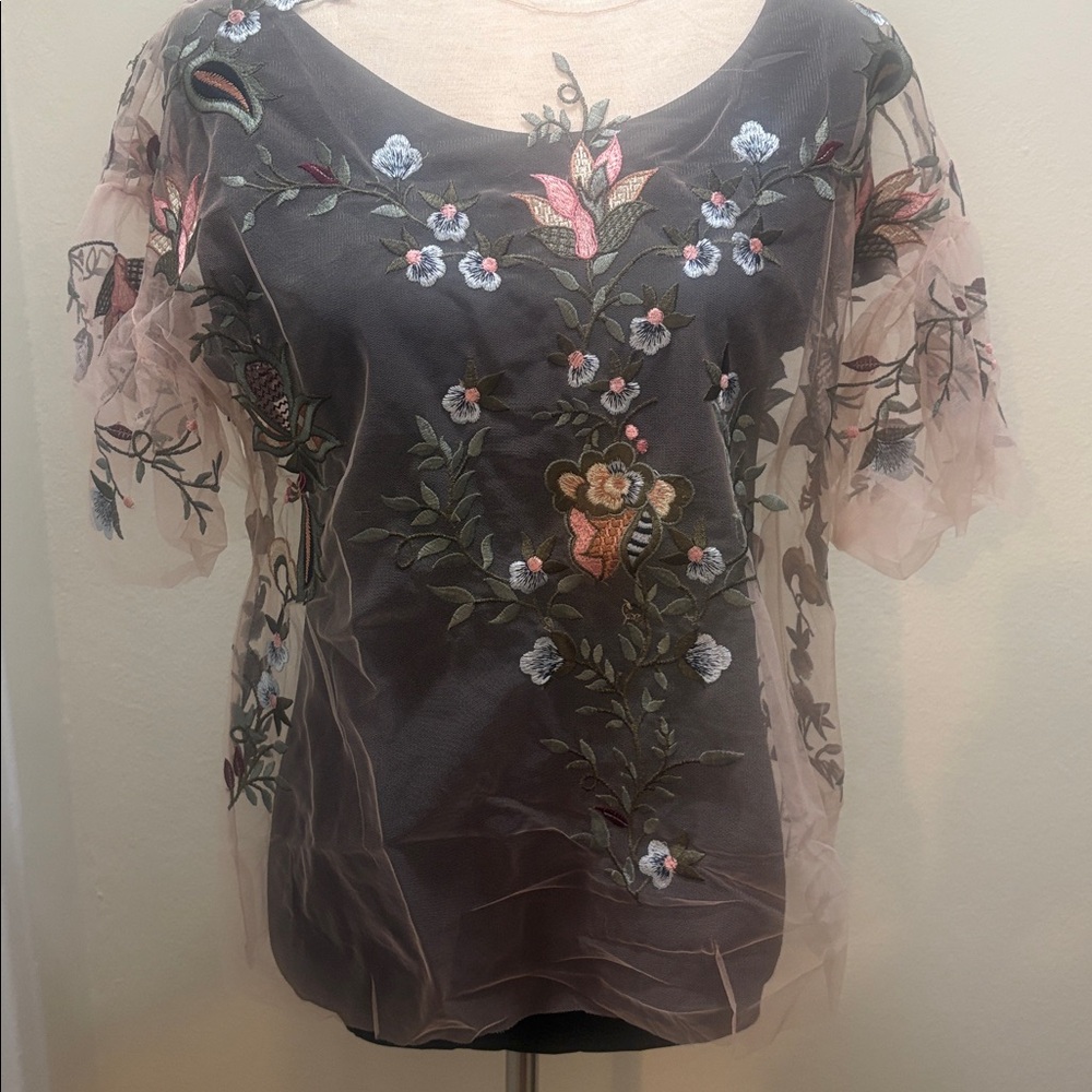 Zara light pink mesh embroidered top M